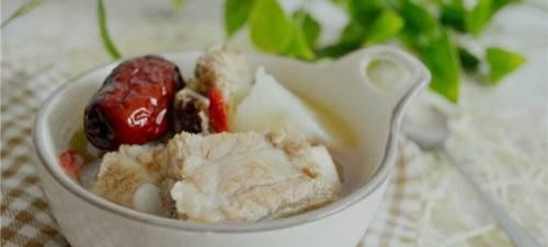 以山药枸杞骨头汤为主题的烹饪技巧（营养丰富）