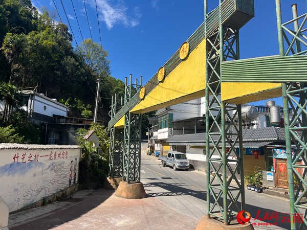 【1】龙普村随处可见竹编元素。人民网-尹馨摄