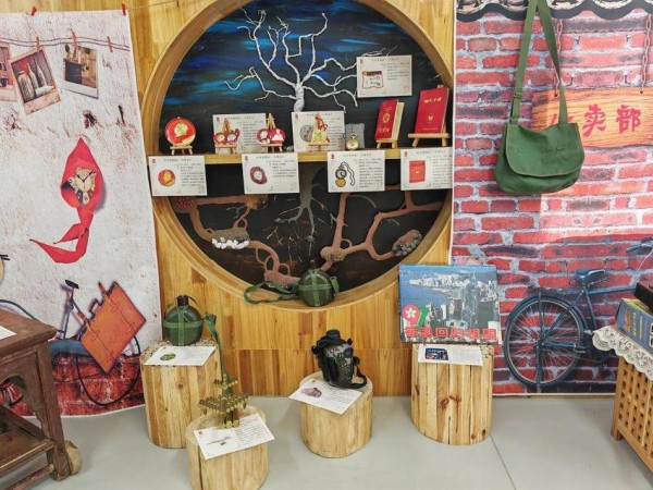 武汉这所幼儿园的孩子们寻味“老物件”里的旧时光.docx