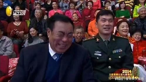 央视春晚：开心麻花搞笑小品《走过场》，从头笑到尾！