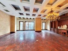  城市别墅 五室三卫 南北通透 私产满5年 诚意出售 