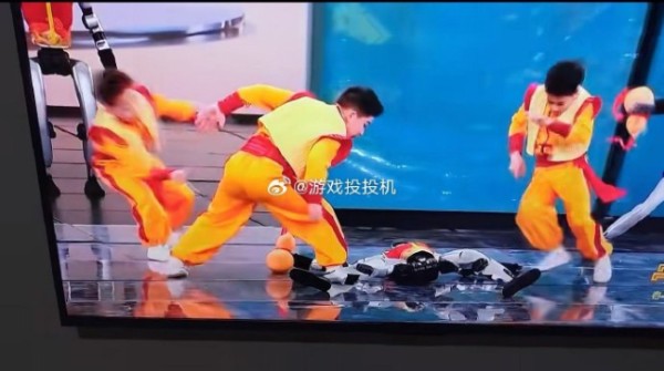 春晚同款机器人85000元?客服回应