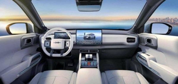 比亚迪钛7以科技大空间SUV开启都市家庭新生活，注重智能化与户外多场景体验，价格合理受年轻家庭青睐-有驾