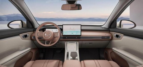 五菱缤果S于2025年9月27日上市,定位为高质感缤纷座驾,主打高颜值与大空间智能化体验,打造轻松切换生活场景的纯电动小型车-有驾