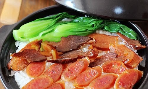 经典广式腊味煲仔 小窍门让米饭飘香的做法