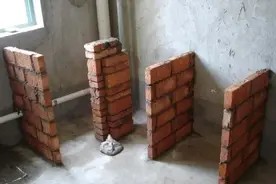 定做整体橱柜要2万，请瓦工砖砌一个只要3千，省1.7万买肉不香吗图片