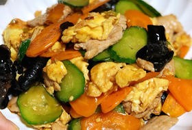 适合小朋友口味的简易版木须肉，新手烹饪必学家常菜，一盘5种食材，鲜香下饭