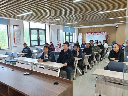 济宁市任城区金城街道西红庙社区开展“健康进网格·关爱暖人心”志愿服务活动