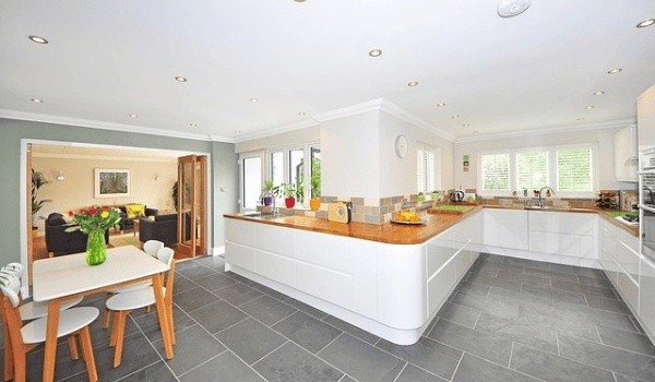 容声300升冰柜：家庭食材存储的“得心应手”之选