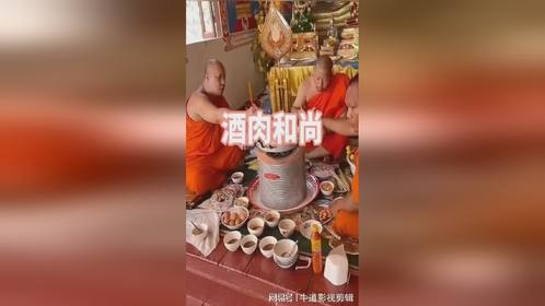 这样围坐在一起吃烤肉，光看着就很开心呀