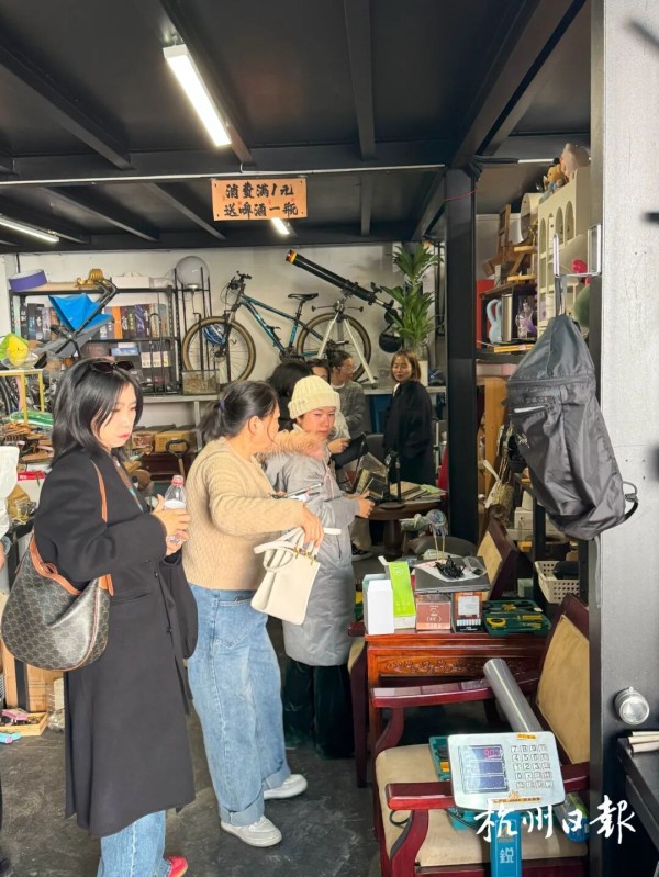 杭州一家小店突然爆火！小到5毛钱，大到上万元！“没人要的，我收”