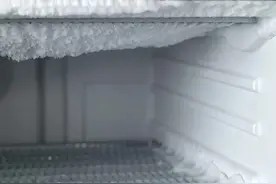 这样铲冰，冰箱可能爆炸！转发家人→图片